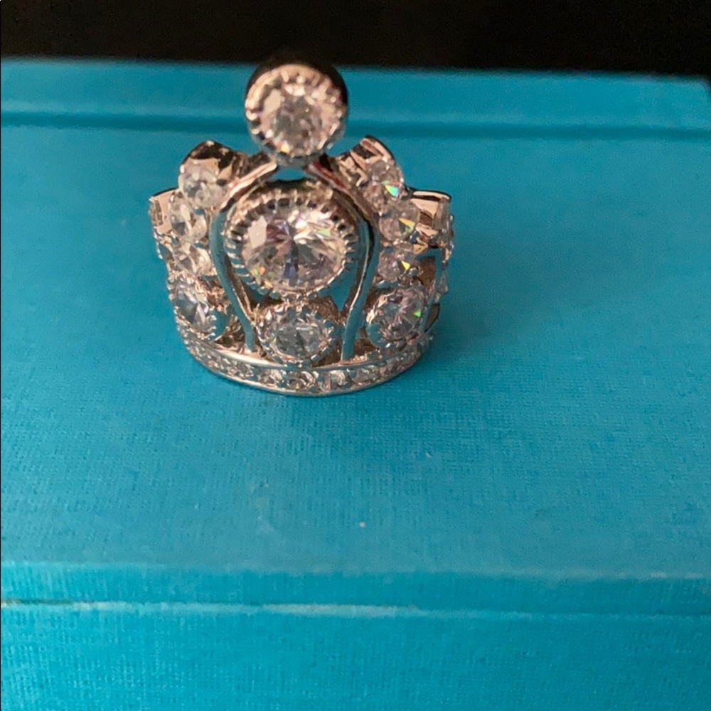 Tiara or Crown Ring